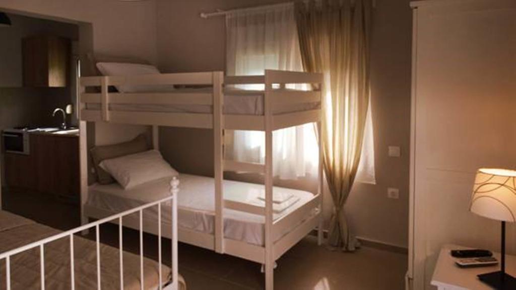 Smaragdi Studios Pefkari Chambre photo